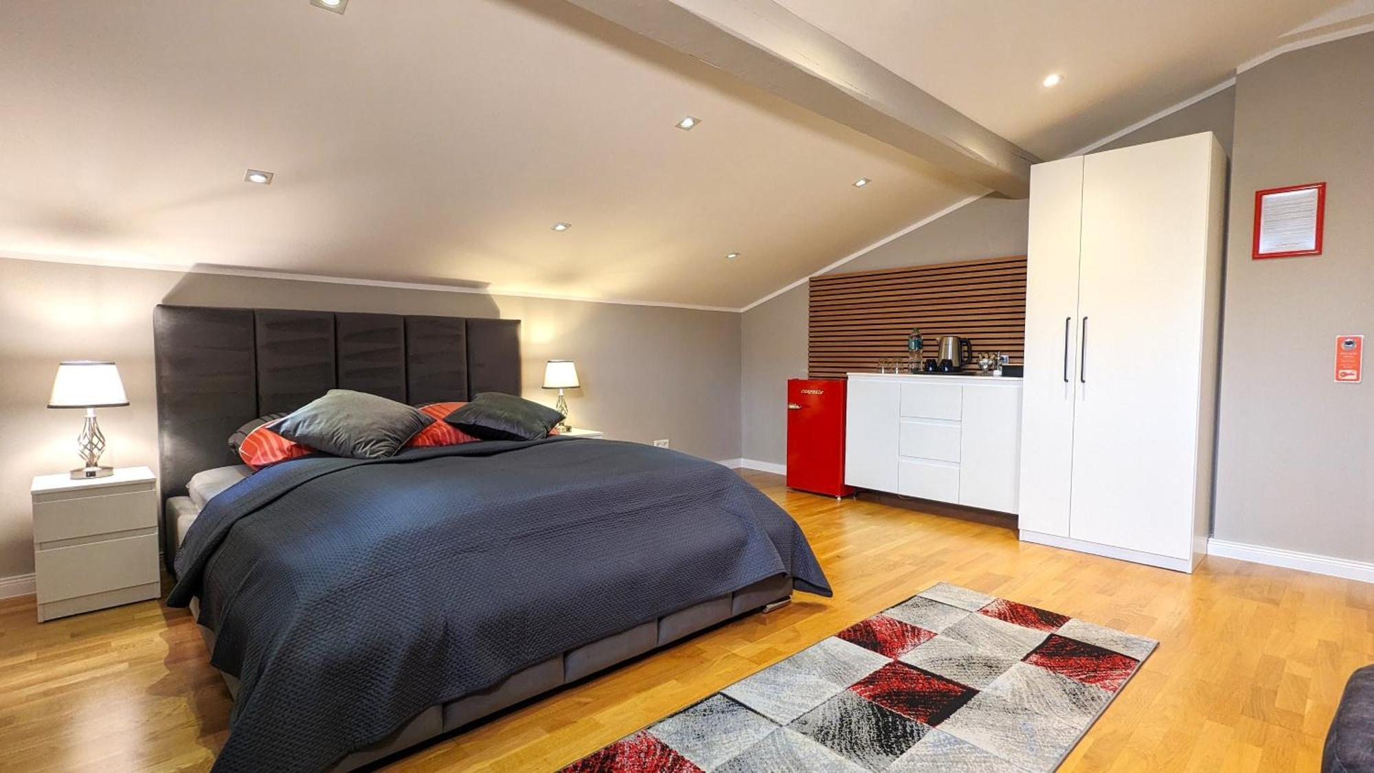 3 Rooms - Zimmervermietung Naehe Flughafen Ber - Gratis Wlan, Parken & Netflix Berlin Zewnętrze zdjęcie